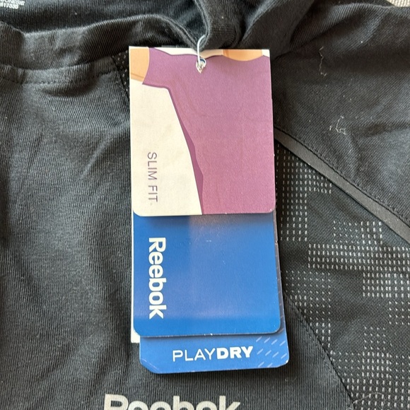 Reebok (never worn) Men’s shirt. - Picture 4 of 7
